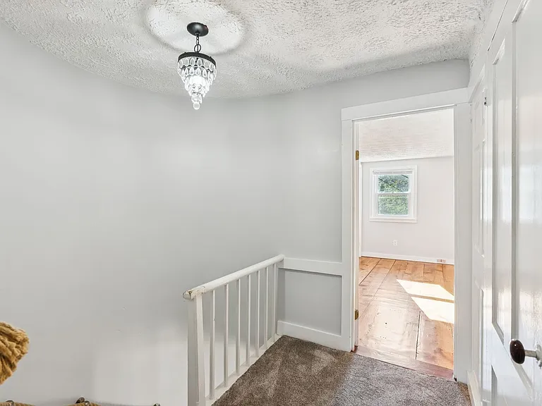140 & 142 Sawyer Street — Photo 22