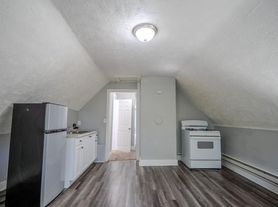 10022 Parkgate Ave, Cleveland, OH