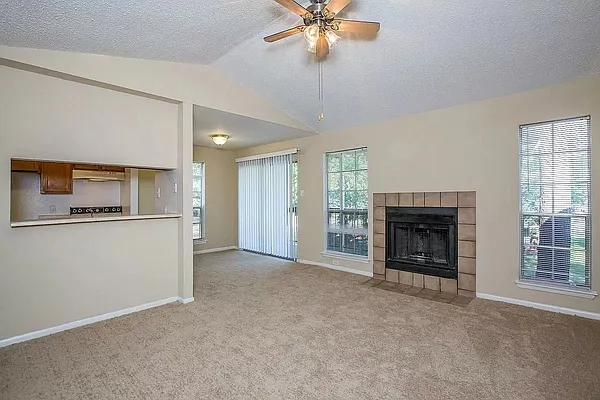 Riverwalk Apartment Homes — Photo 20