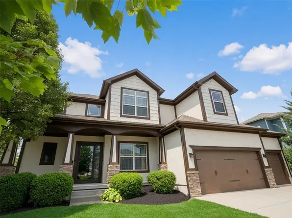 508 SW Lake Side Dr, Blue Springs, MO 64064