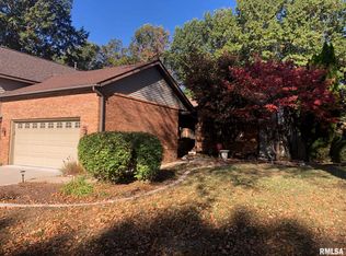 2553 Chapel Hill Rd, Springfield, IL 62702