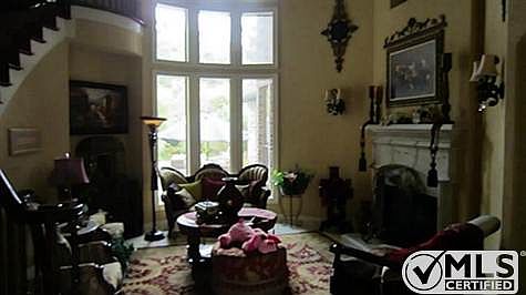 3rd image of 1727 Windmill Hill Ln