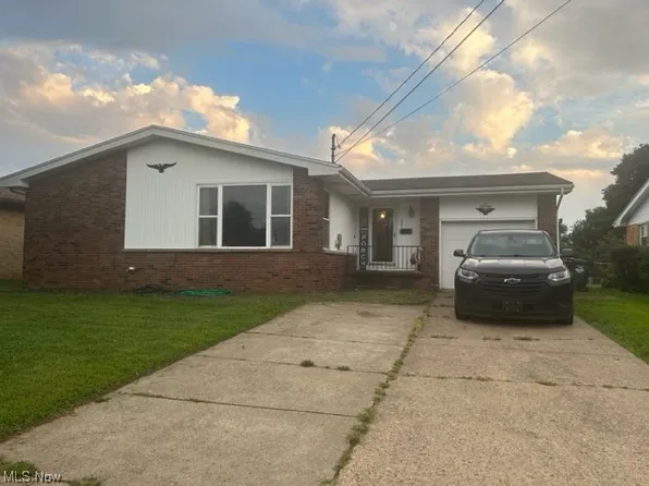 1901 Rockland Ave, Belpre, OH 45714