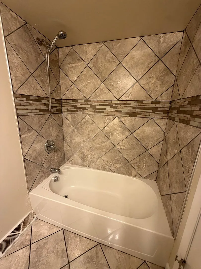 Beautifully renovated ranch home. — Photo 4