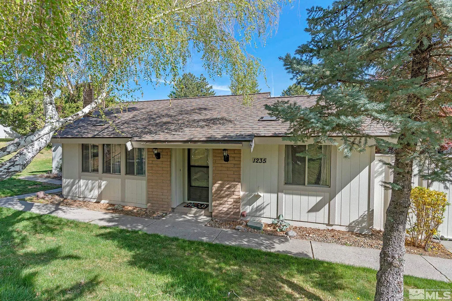 1235 Laredo Ct photo 1