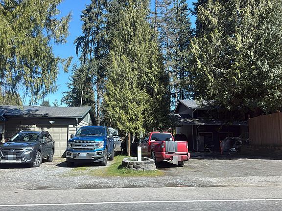 3rd image of 4509 W Tapps Dr E