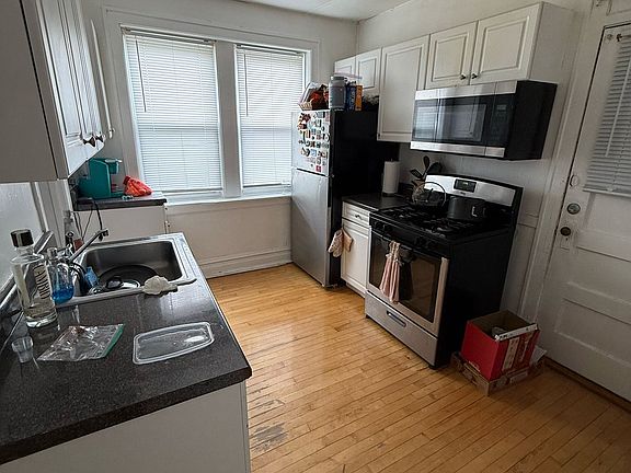2nd image of 4409 N Kenneth Ave #4413-3B