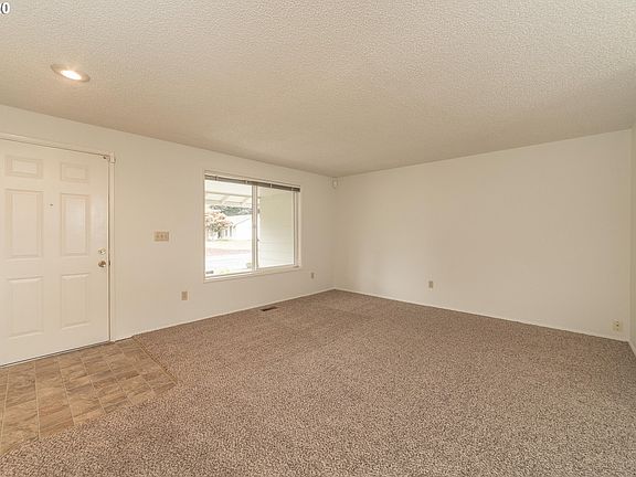 4th image of 1111 SE 132nd Ave