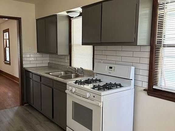 2nd image of 3422 Davis Ave