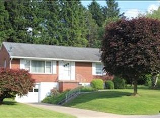 941 Club Dr, Johnstown, PA