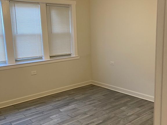3rd image of 5847 W Walton St #5847