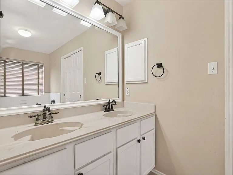 23035 Canal Rd — Photo 34