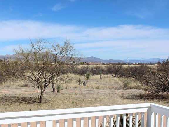 5th image of 975 S Maverick Ln