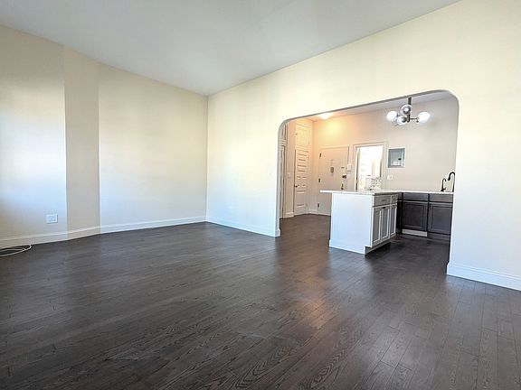 5th image of 134 W 72nd St #5F