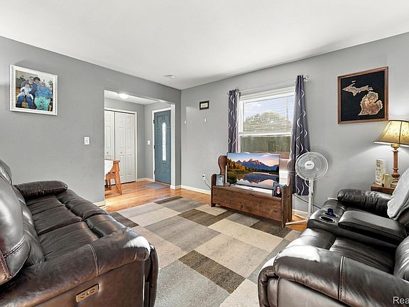 3rd image of 5735 Huron St