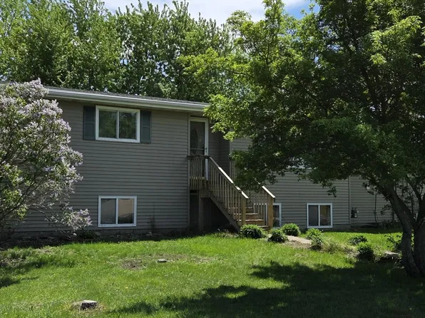 829 1st Ave SW, Hayfield, MN 55940
