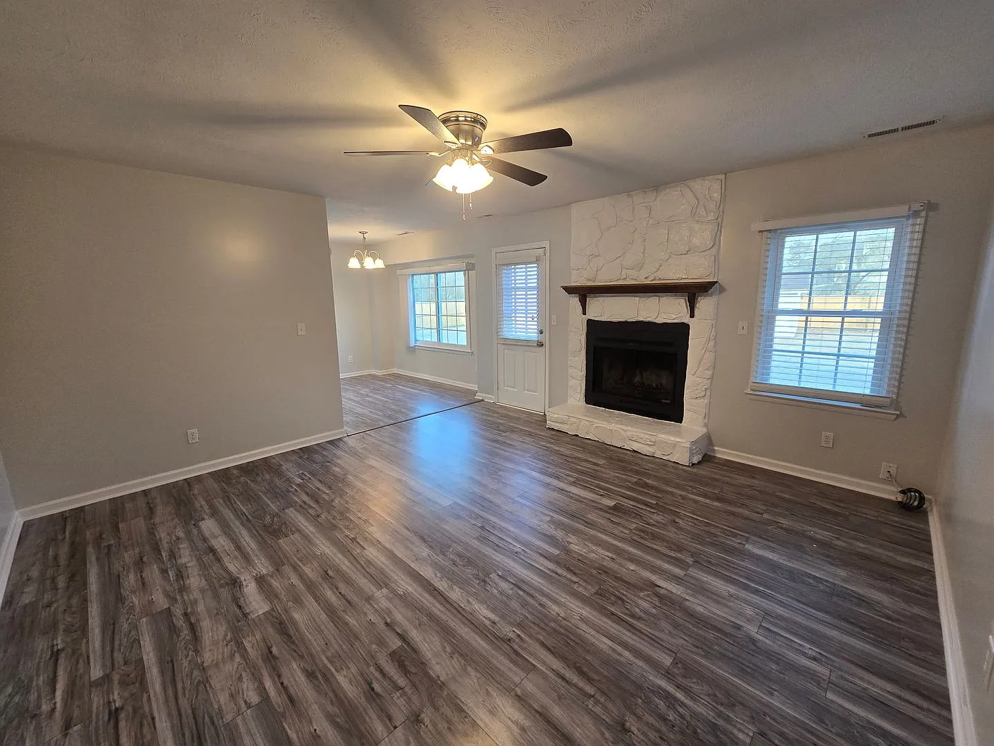 1091 Pleasant Oak ~ Cliffdale Forest — Photo 2