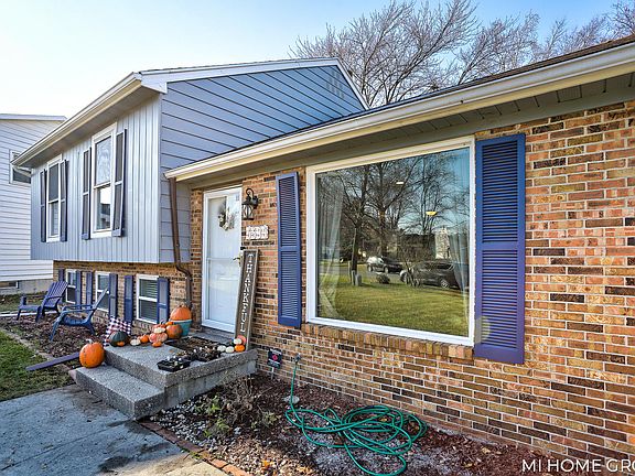 4th image of 5539 Birchview Dr SE