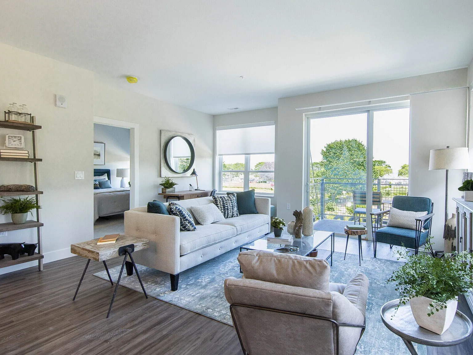 Lake Terrace Apartments — Photo 3