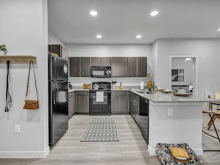 Seven07 Lofts — Photo 12