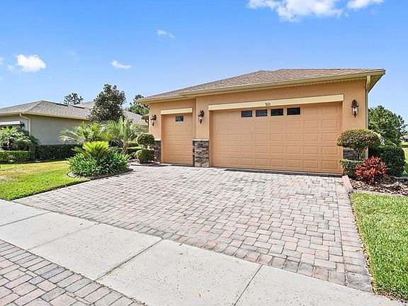 3rd image of 921 Barcelona Dr