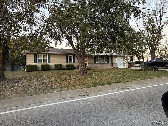 3rd image of 1748 Pottery Rd