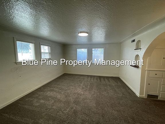 2nd image of 425 1/2 South Blvd