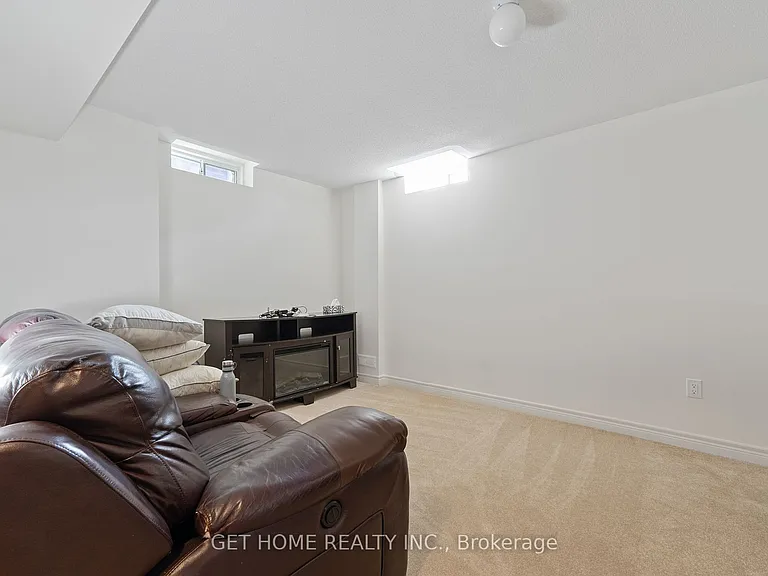 1212 Drinkle Cres — Photo 32