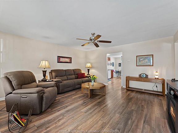 5th image of 3560 Barrymore Ln