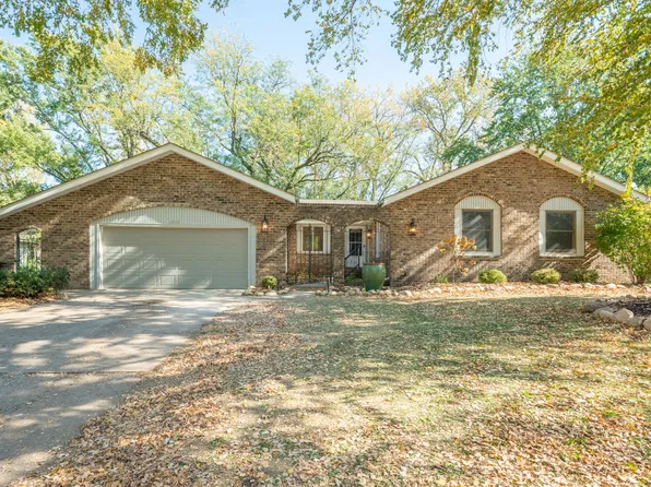 1519 NW 97th St, Clive, IA 50325