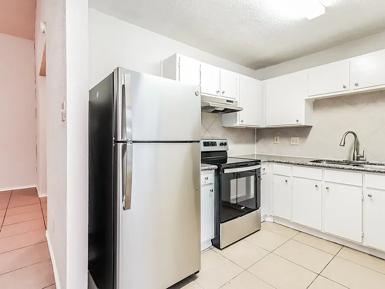 16227 Corsair Rd — Photo 9