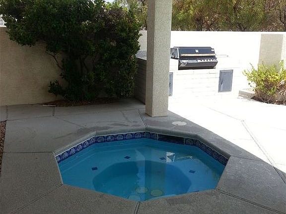 4th image of 2713 Duck Pond Ct