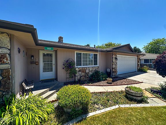 2nd image of 3937 Rio Vista Way