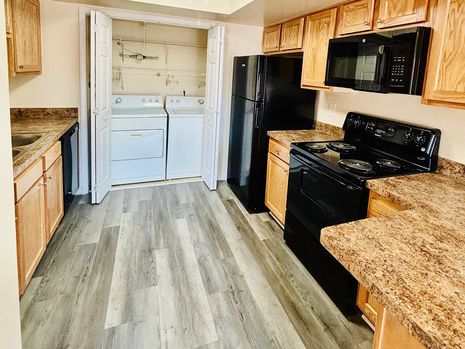 2 bed, 1050 sqft, $1,800 — Photo 3
