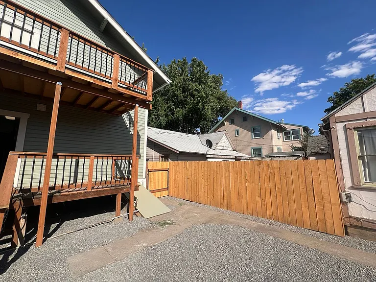 327 SW 2nd St — Photo 13