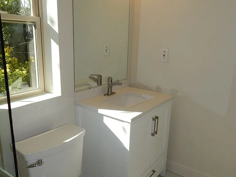 304 Edwards St — Photo 9
