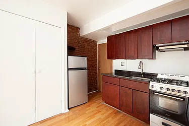 Rented by R New York