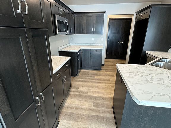 5th image of 1584 Frontier Rd