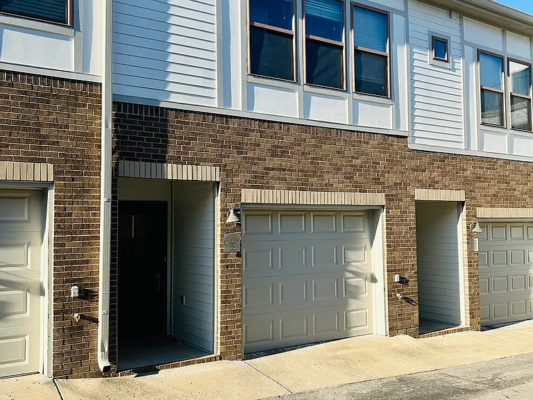 600 Garfield St #15 — Photo 1