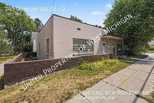 100 Diamond Ave SE #2 Photo 1