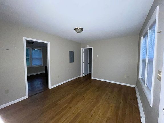 4th image of 603 S Blakely St APT 1