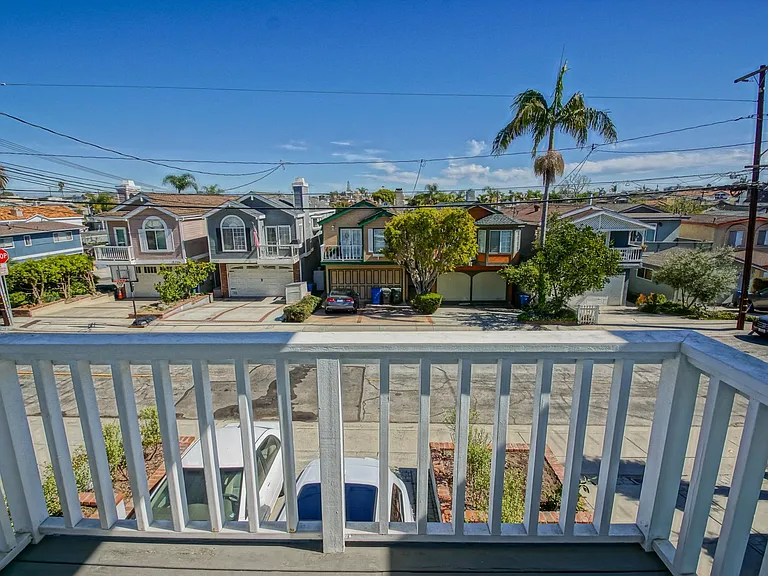 1543 Stanford Ave — Photo 10