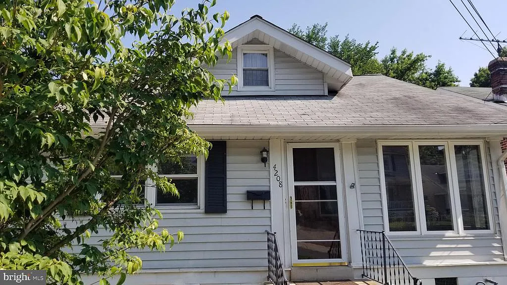 4208 Kennedy St photo 1
