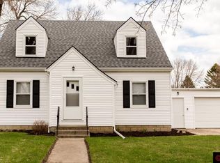 803 N Renville St, Winthrop, MN 55396