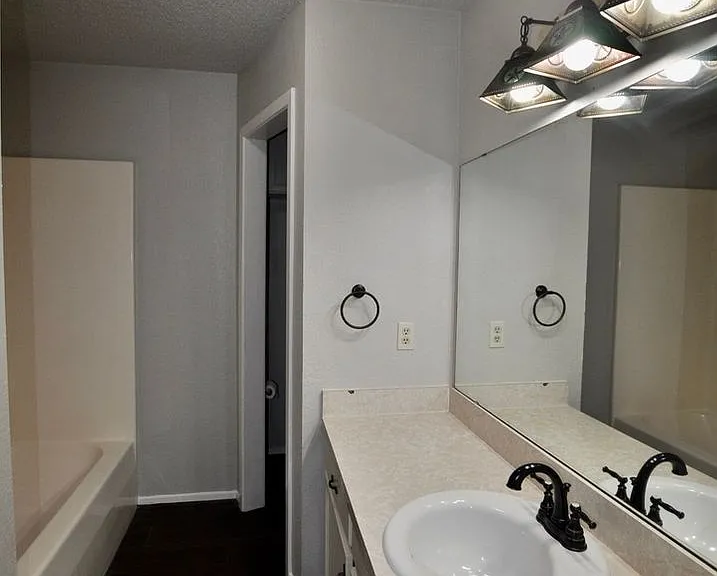 103 Kenshire Ct — Photo 16