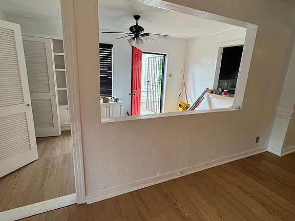 5th image of 1037 Colvin Ave