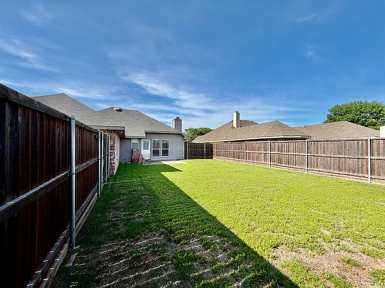 1302 Old Knoll Dr — Photo 19