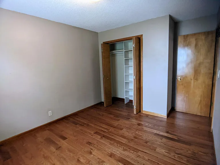 7602 W 154th Ter — Photo 35