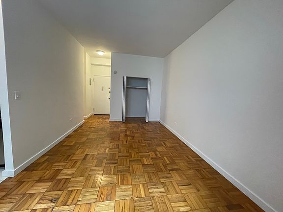 3rd image of 27 E 13th St APT 1M
