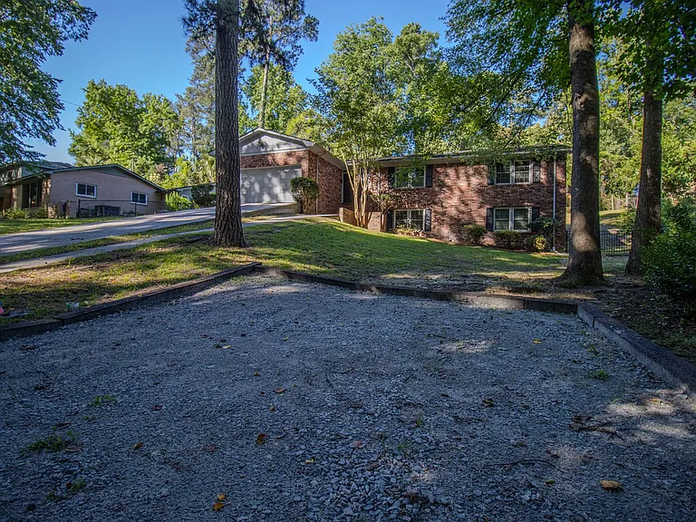 1110 Slann Dr — Photo 52